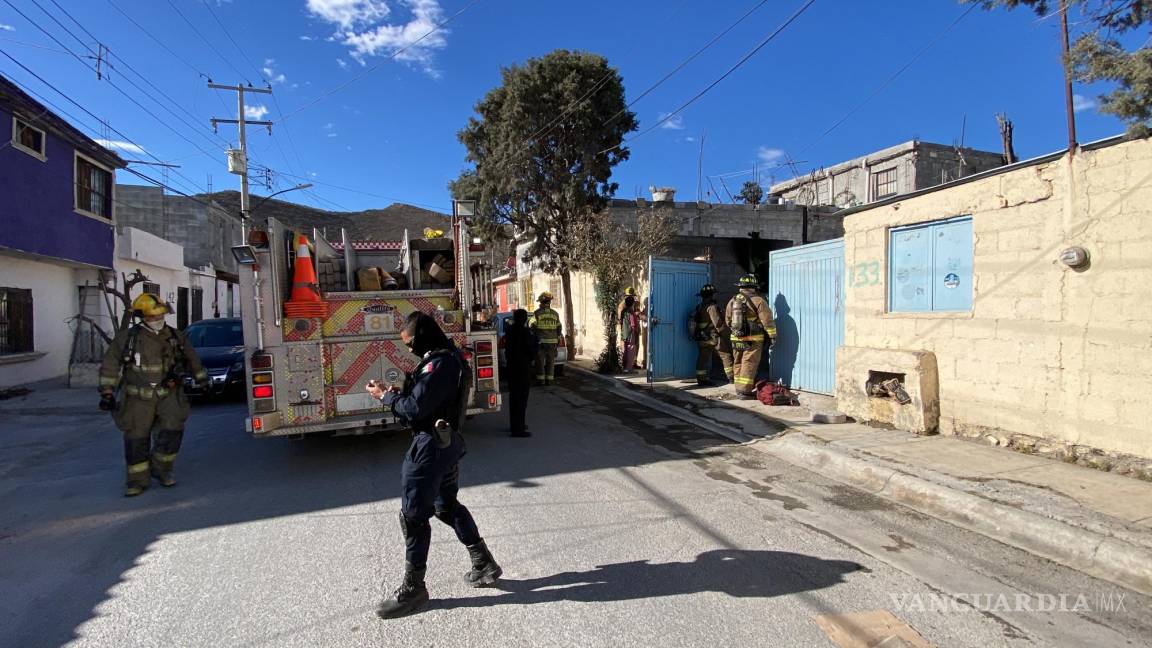 Se incendia casa en Saltillo; propietario resulta intoxicado