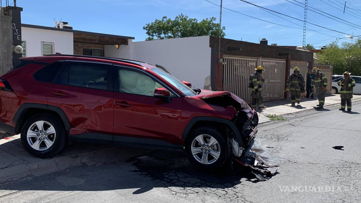 Choque causado por conductor de funeraria provoca fuga de gas al norte de Saltillo