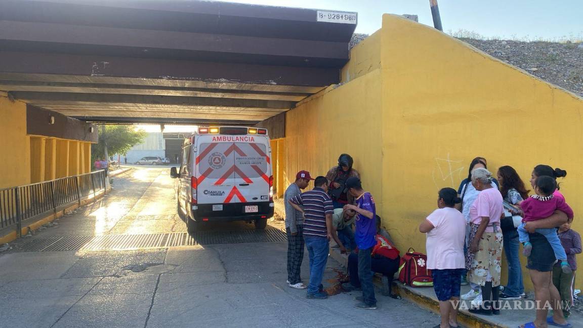 Hombre en situación de calle es atropellado en puente a desnivel de Ramos Arizpe