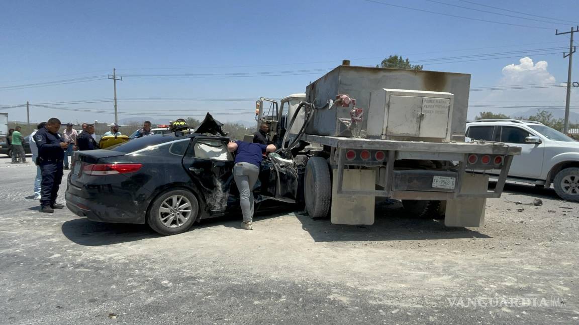 Se les atraviesa y las deja malheridas