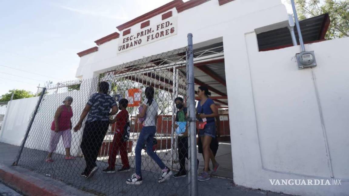 Saltillo: paga maestro de secundaria Urbano Flores para extender proceso en libertad