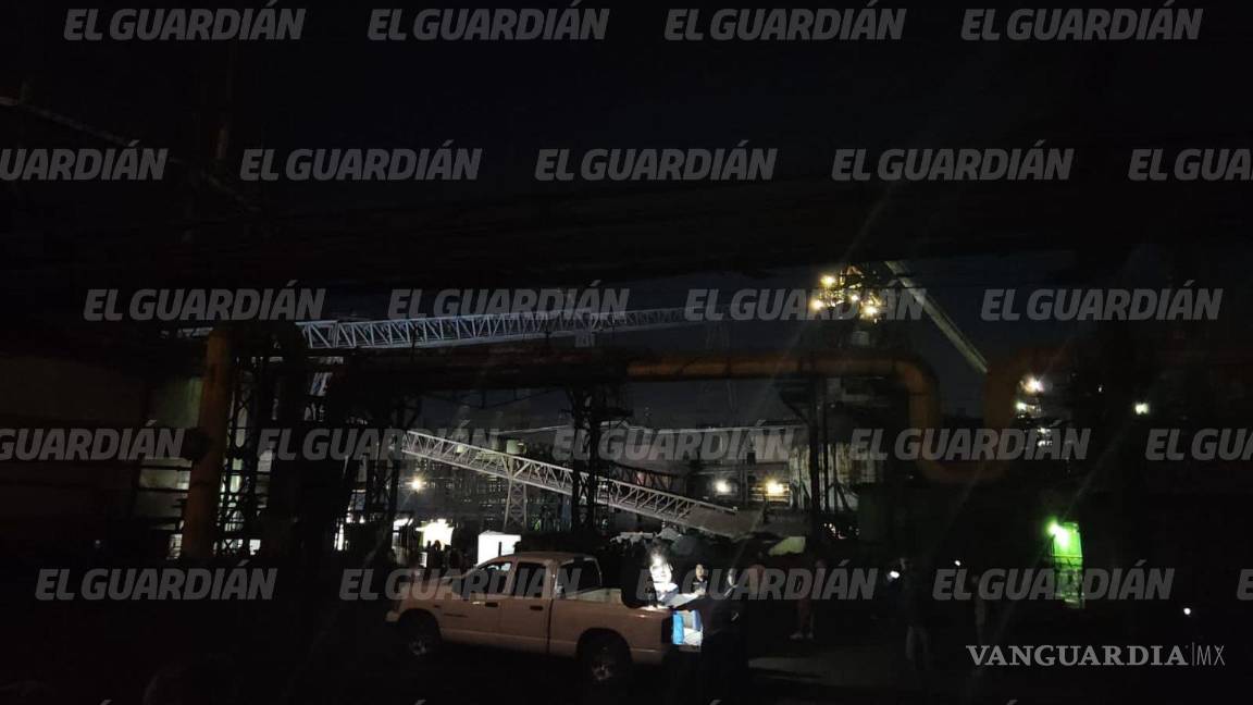 $!Aspectos de la toma de obreros de las instalaciones AHMSA en Monclova.