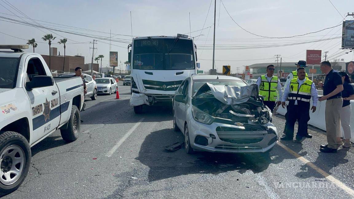 Detienen a chofer de personal por ‘carambola’ en V. Carranza, en Saltillo