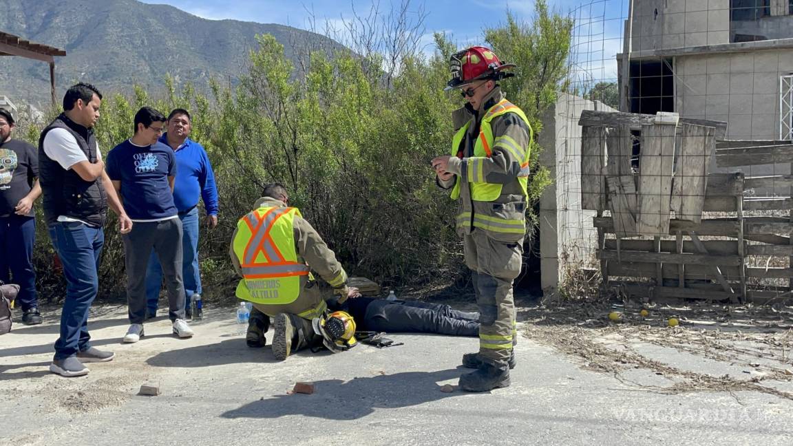 Vuelcan potosinos en carretera Zacatecas-Saltillo; dos resultan heridos