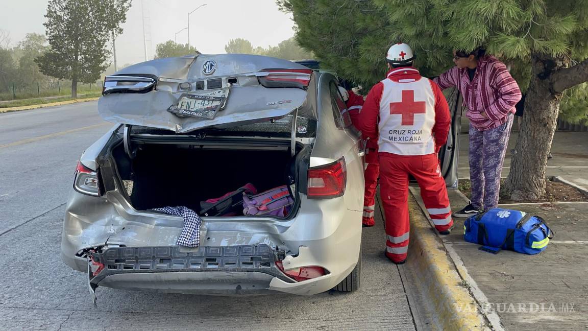Saltillo: mecánico sale a ‘pasear’ en camioneta Cadillac que reparaba y la choca
