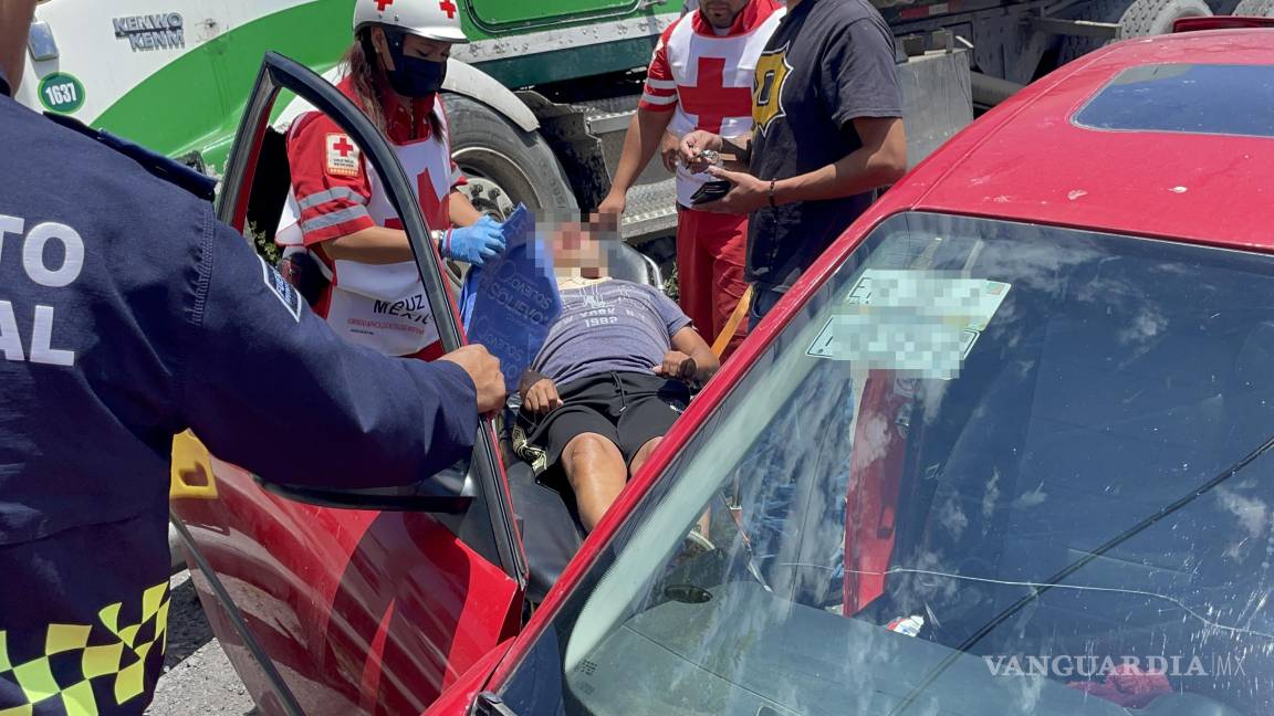 Embiste camión de basura a cinco vehículos tras falla en frenos en Saltillo; deja un herido