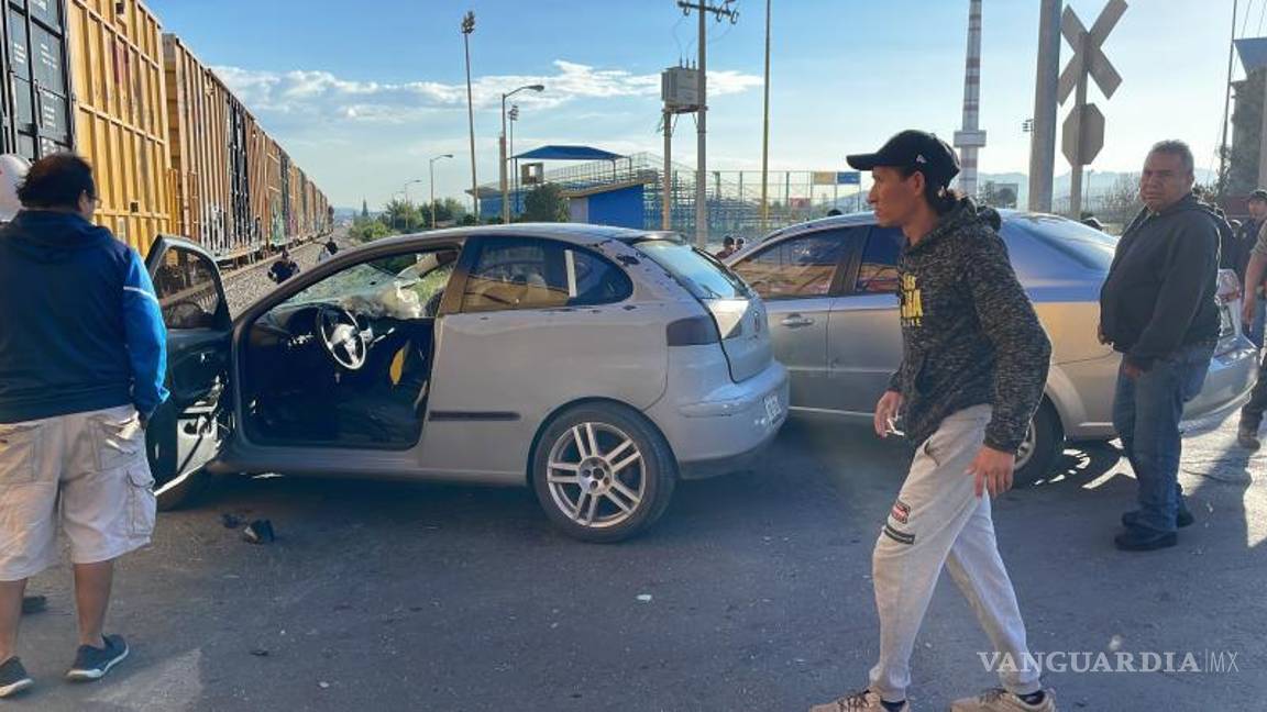 $!Las autoridades solicitaron las grúas para que se trasladaran los autos a un corralón de la ciudad.
