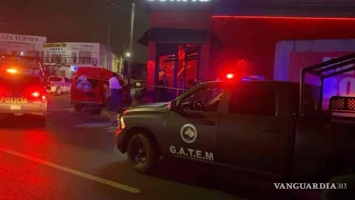 Investiga Fiscalía muerte de joven en bar de Monclova por presunto disparo policial