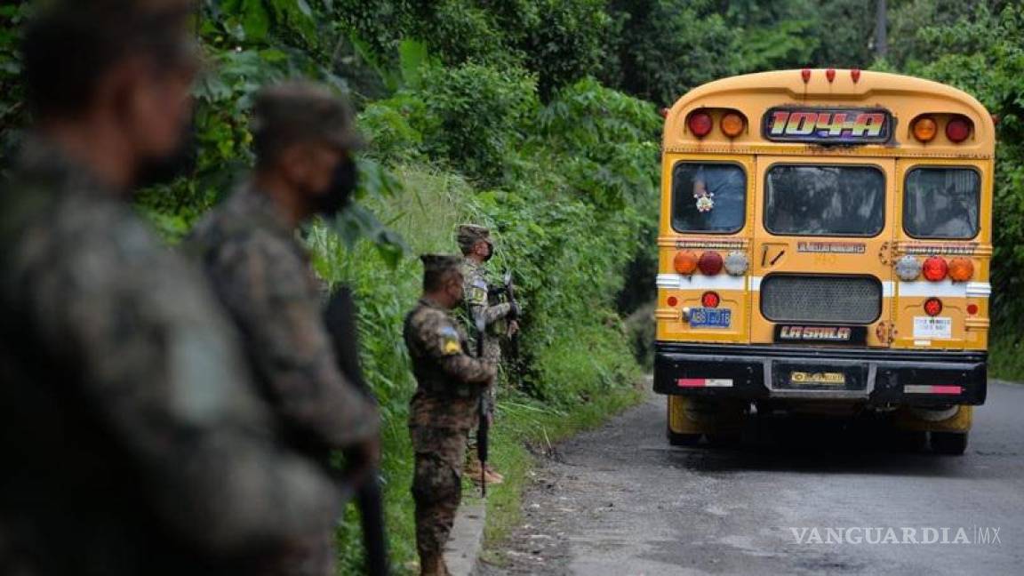 Cercan dos mil soldados municipio en El Salvador