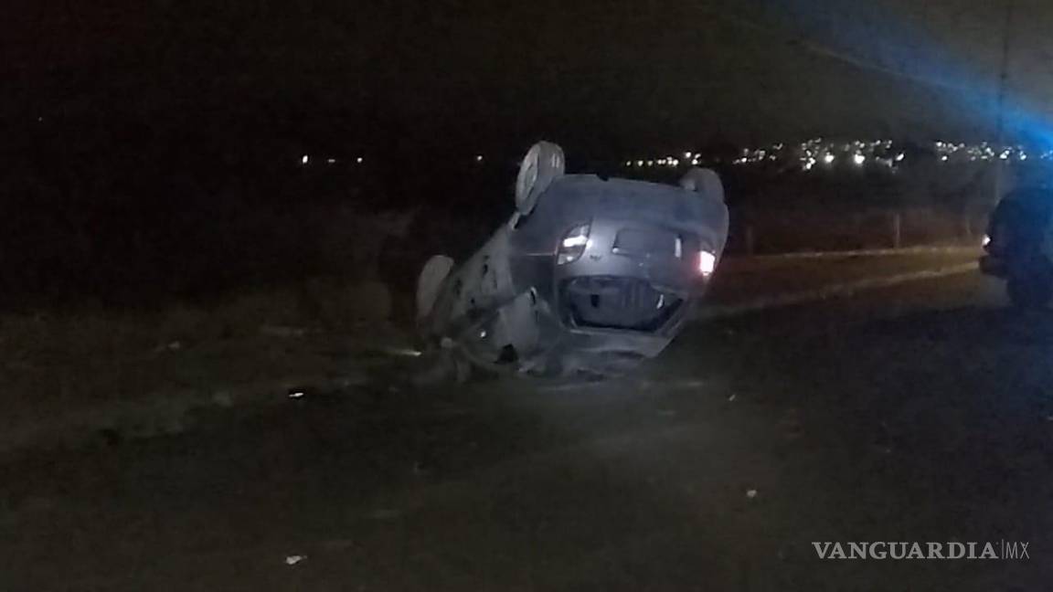 Muere automovilista en volcadura, en la calzada Narro, en Saltillo