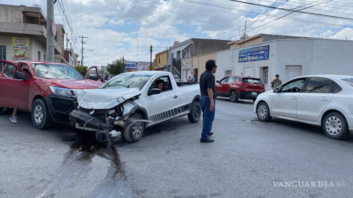 Choque múltiple deja un herido en Saltillo