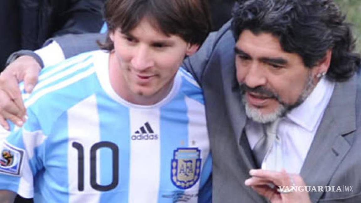 $!Messi y Maradona cuando Diego fue director técnico de Argentina.