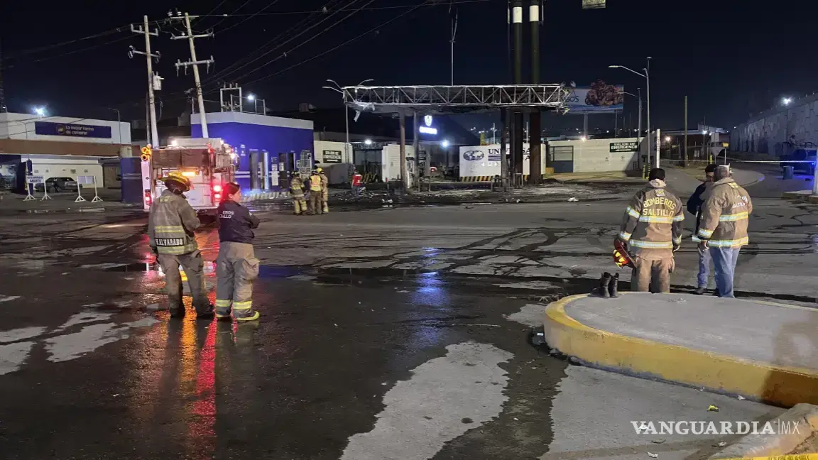 Dan de alta a bombera tras incendio en gasera de Saltillo; se mantiene en terapia intensiva otro herido