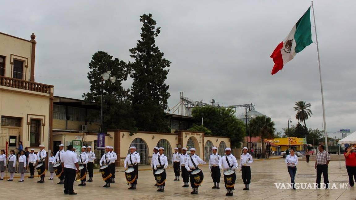 Sabinas: padres amenazan con cerrar escuela si reincorporan a intendente con problemas de adicción