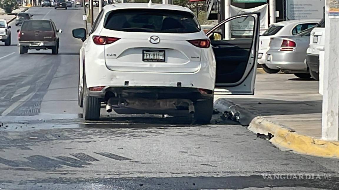 Estrella adulto mayor por alcance a camioneta