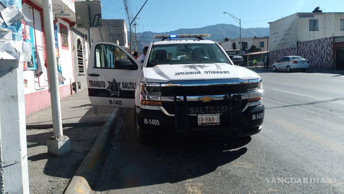 Quitan derecho de paso a motociclista y sufre accidente en Ampliación Morelos, Saltillo