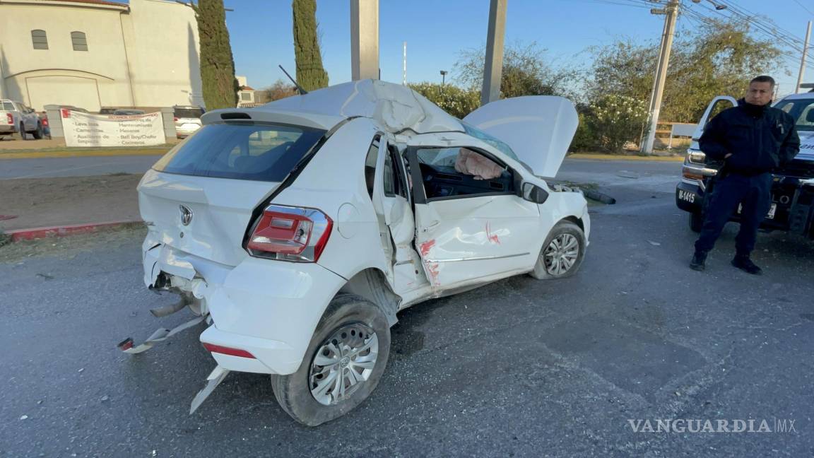 Saltillo: conductor provoca aparatoso choque en V. Carranza y huye, accidente queda grabado en video