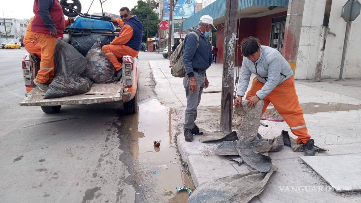 Trabajadores de La Ola ponen a punto Torreón, previo a los festejos decembrinos