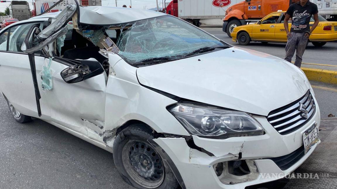 Ramos Arizpe: por las prisas, hombre destroza su auto en el libramiento OFT