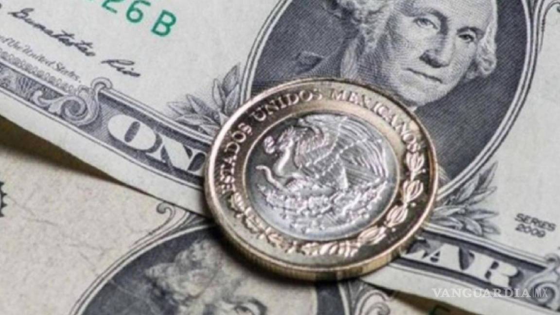 Peso mexicano pierde terreno frente al dólar tras aplazamiento de aranceles de EU