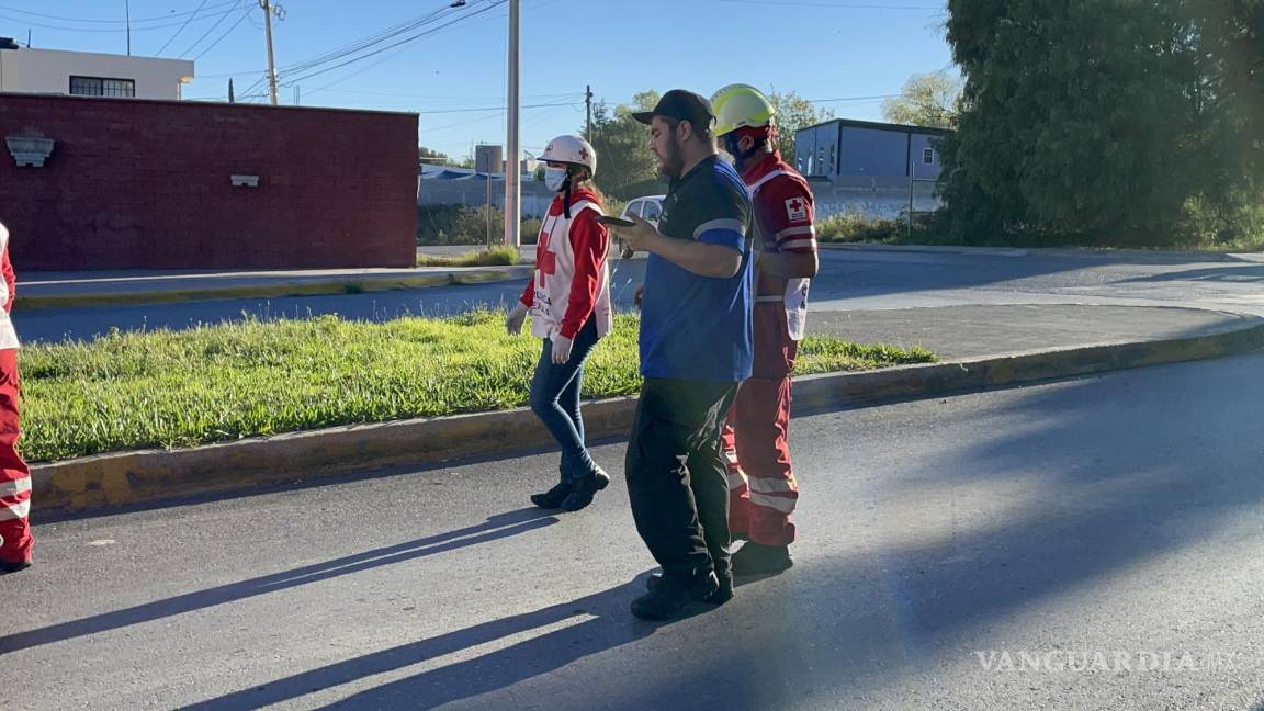 Saltillo: joven sufre ataque convulsivo y choca, Cruz Roja asistió al conductor