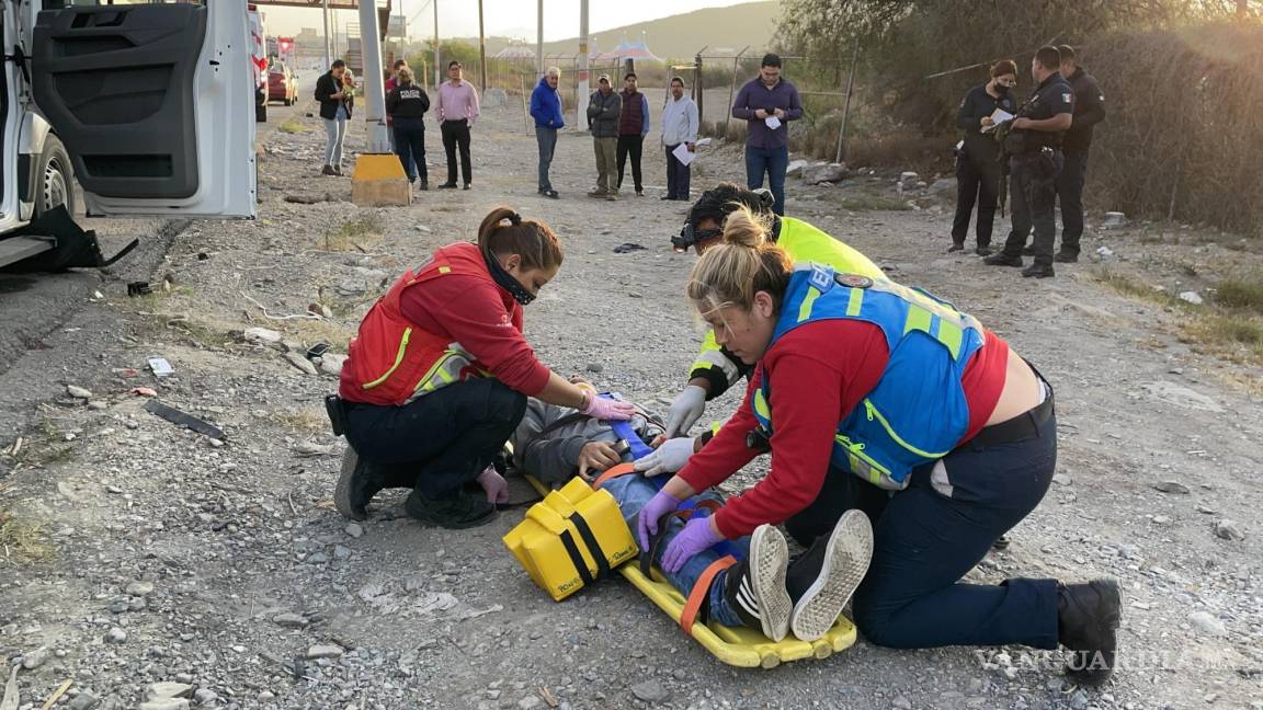 Siete lesionados deja choque entre unidades de transporte de personal en la carretera Saltillo-Monterrey