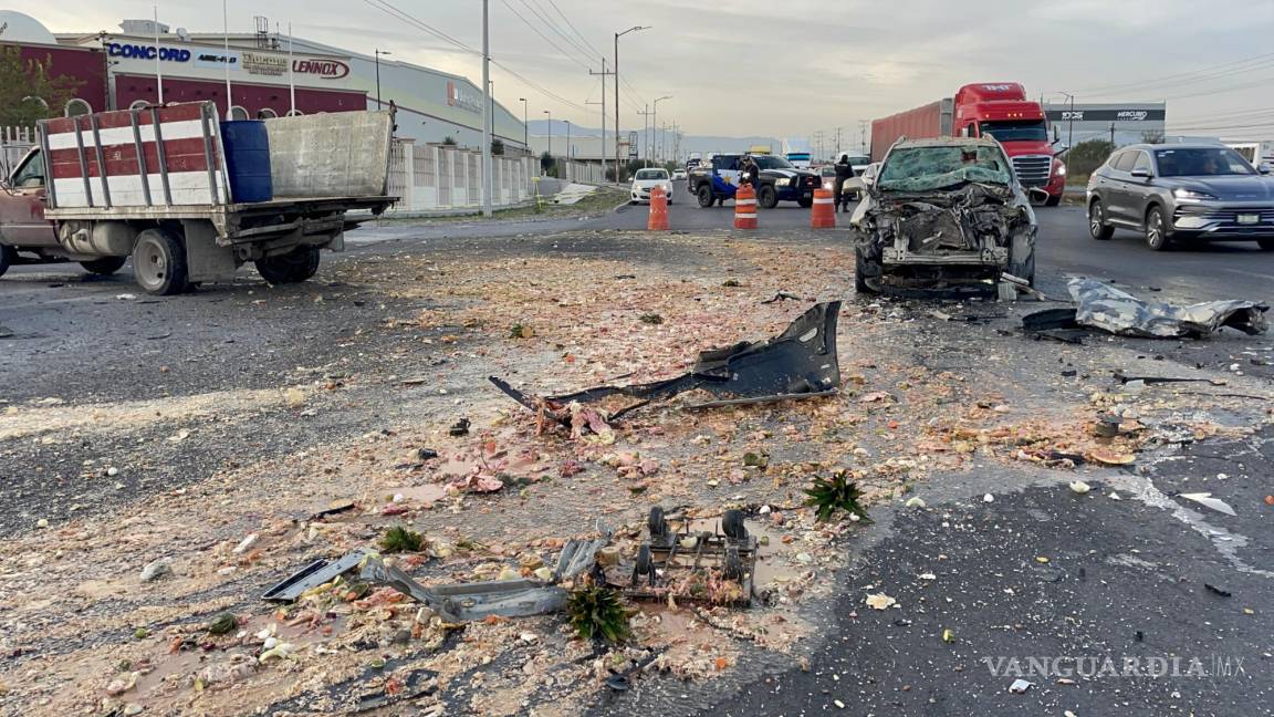 Camión de recolección provoca aparatosa colisión en Ramos Arizpe; deja dos lesionados