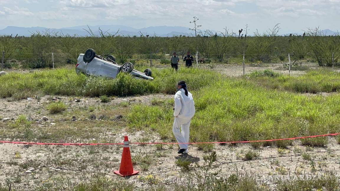 Fallece hombre tras salir disparado de su auto tras volcadura, en la carretera a Monclova