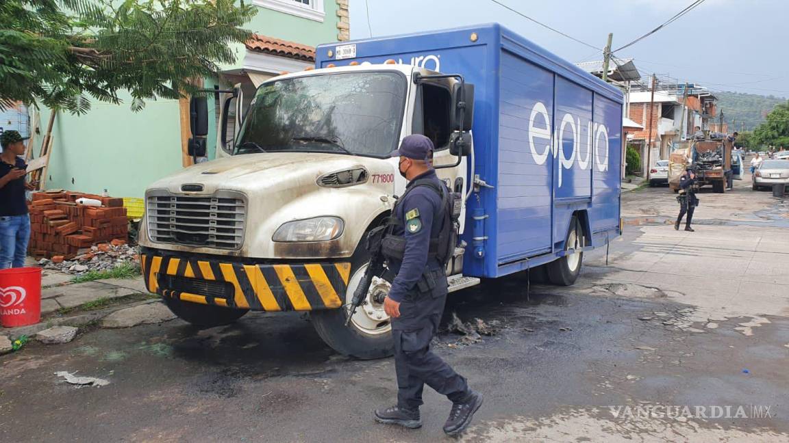 Detienen a cinco personas tras la quema de vehículos en Michoacán