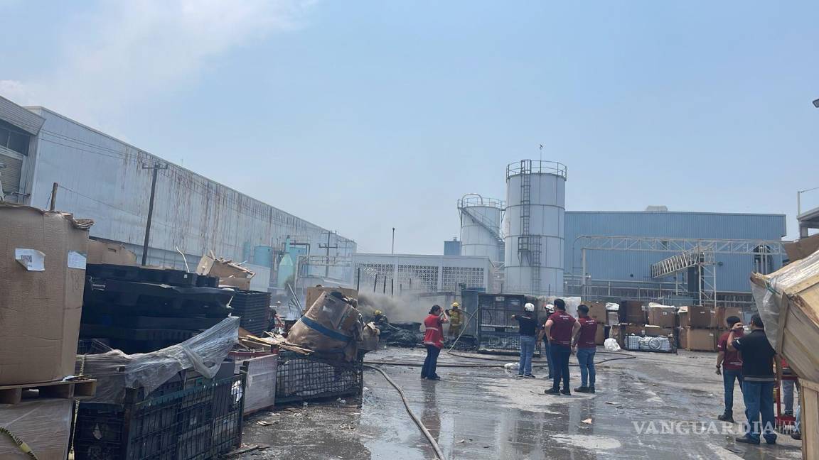 Incendio en empresa deja 100 evacuados en Apodaca, Nuevo León