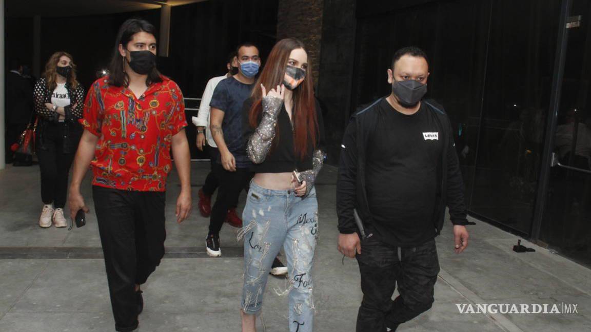 $!Belinda fue invitada a inaugurar el restaurante Mochomos en Saltillo, sin embargo, llegó tarde al evento.