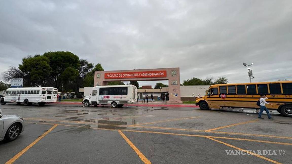 $!El alcalde Roberto Piña Amaya supervisó el recorrido de las unidades de FronteraBus.