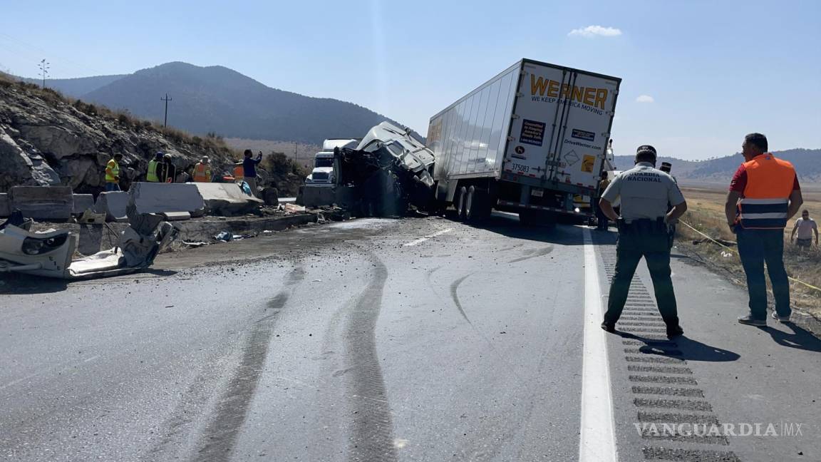 Otro accidente en Los Chorros; trailero se ‘descuadra’ y termina con fracturas