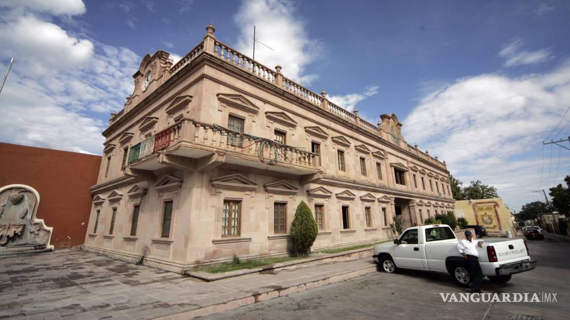 $!El Palacio Municipal de Parras se encuentra en la Zona Centro.