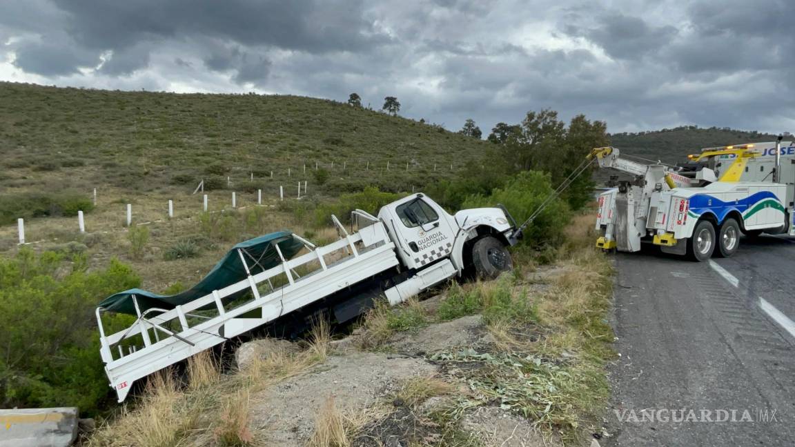 Vuelca camión de la Guardia Nacional en carretera Los Chorros; hay 10 lesionados