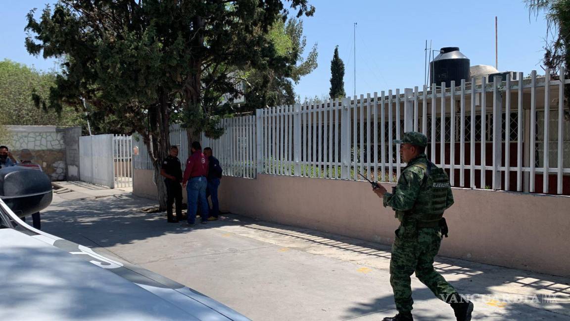 $!Saltillo: evacúan Escuela Secundaria 28 “Salvador González Lobo” por amenaza de bomba; fue broma, aclara FGE