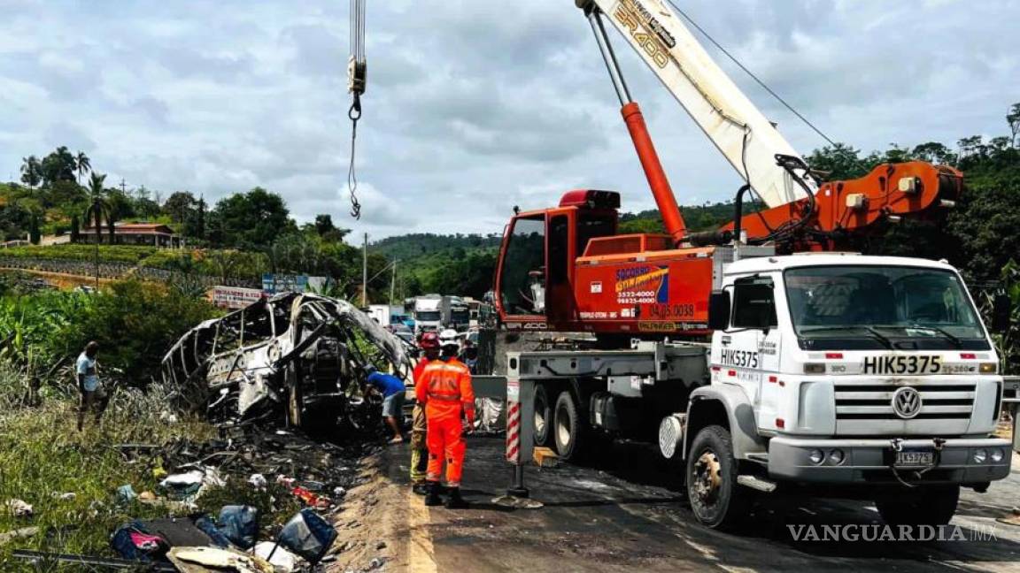 Treinta y ocho muertos, tras choque entre autobús y camión en sudeste de Brasil