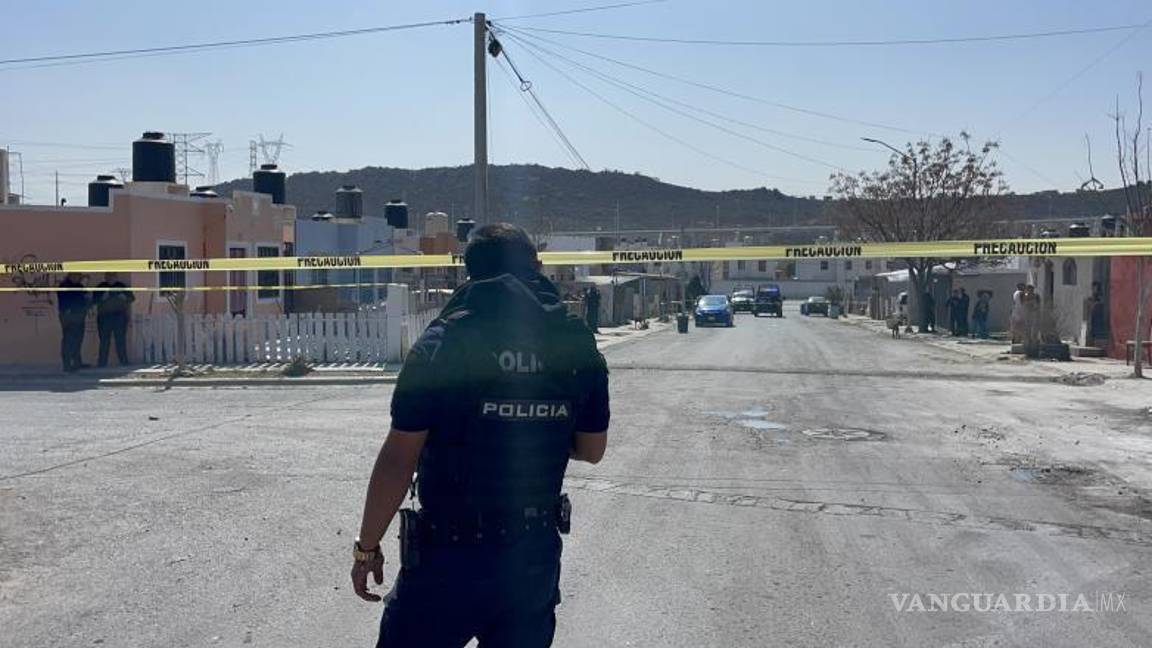 $!Autoridades resguardaron la vivienda en la colonia Parajes de los Pinos, donde fue hallado sin vida un hombre de 33 años.