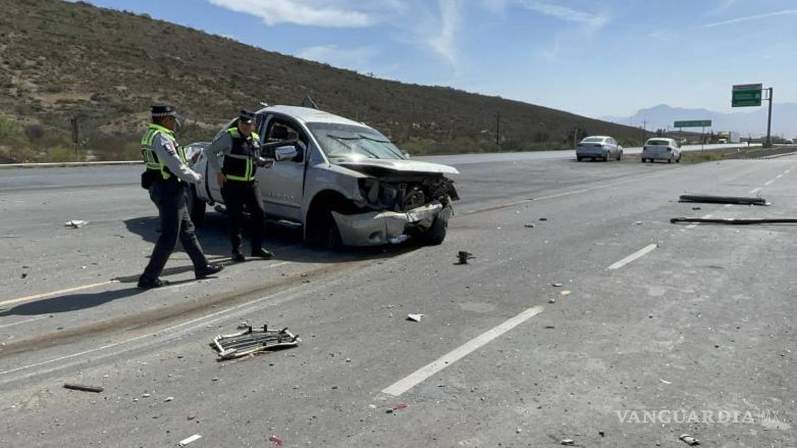 $!Los dos acompañantes lesionados fueron atendidos y trasladados a las instalaciones del Hospital General, donde se reportan como delicados.