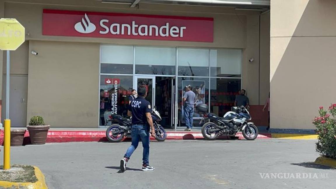 $!El supuesto atraco ocurrió, según la denuncia, al salir de una sucursal del banco Santander.