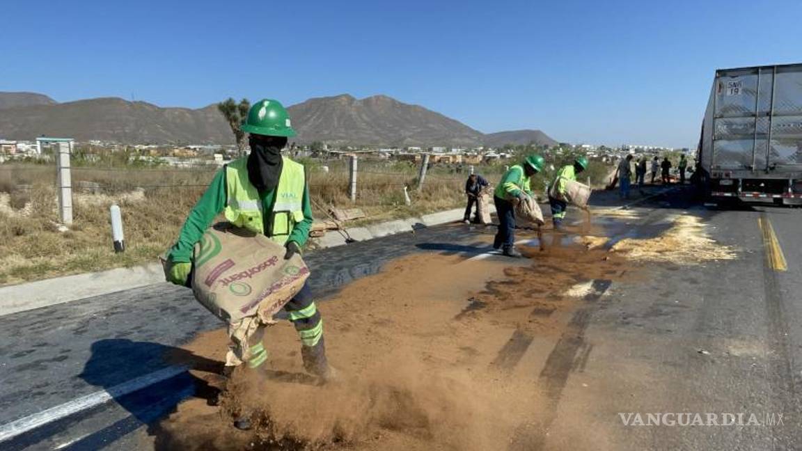 $!Las autoridades llegaron al lugar del accidente para realizar las diligencias correspondientes.