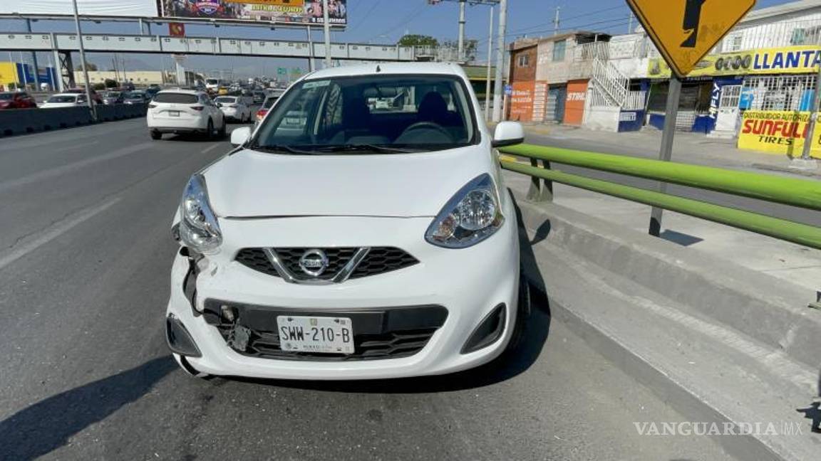 $!Uno de los afectados fue un Nissan March que, tras el impacto, giró y quedó en sentido contrario a la circulación, golpeándose también contra la barrera de contención.