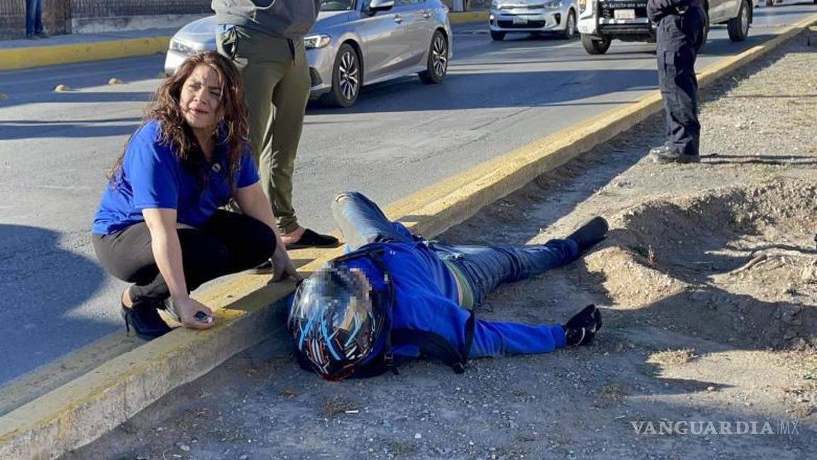 $!Compañeros de trabajo de José Armando acudieron rápidamente para ayudarlo después del accidente.