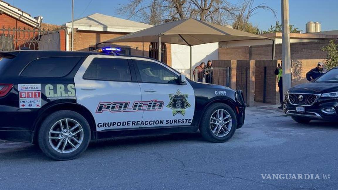 $!Personal de emergencia ingresa al domicilio en la colonia Doctores tras el reporte de intoxicación por gas natural.