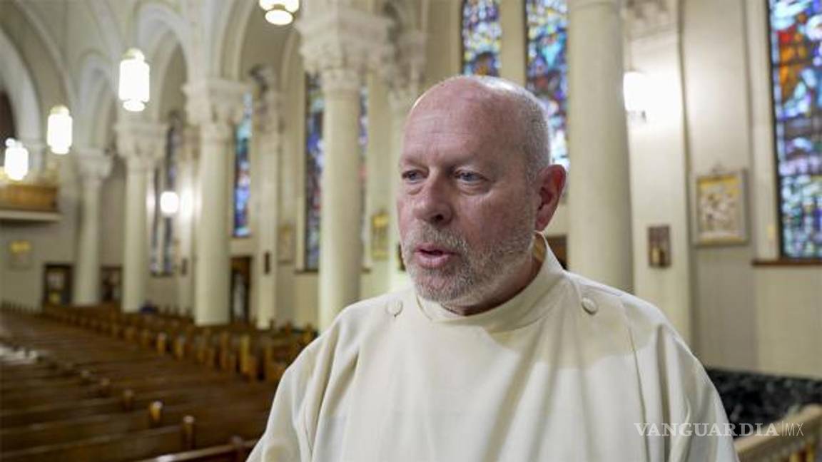 $!El rector de la Catedral de San Patricio de El Paso, James Marcus McFadin, en El Paso, Texas.