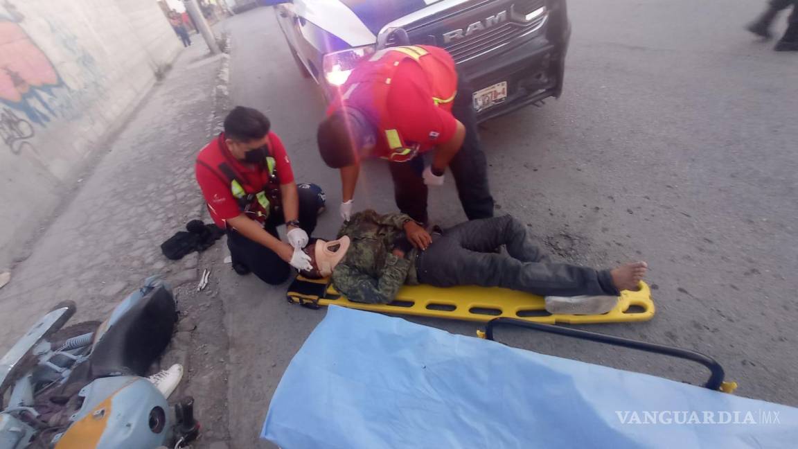 Joven motociclista termina estampado contra muro en la colonia Mirador de Ramos Arizpe