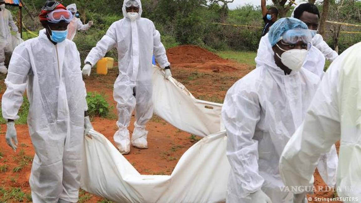 $!Ayunar hasta morir para encontrarse con Jesús; suman 89 muertos de una secta en Kenia