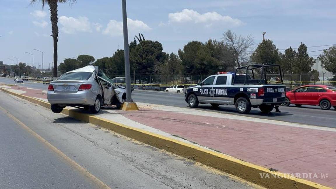 $!Elementos de la Agencia de Investigación Criminal y peritos forenses realizaron el levantamiento del cuerpo, que fue trasladado al Semefo para la necropsia de ley.