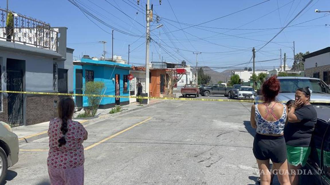 $!Familiares intentaron auxiliar al hombre tras encontrarlo suspendido en su habitación, pero ya no presentaba signos vitales.