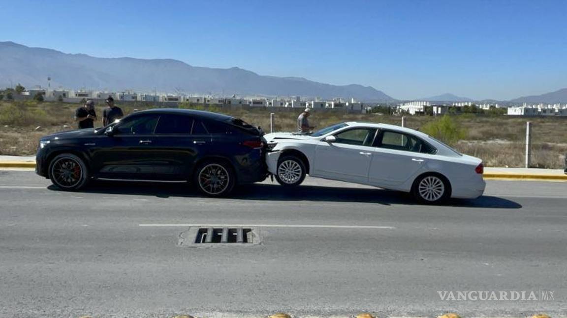 $!El accidente ocurrió en el cruce con bulevar Privanzas, sin dejar personas lesionadas.
